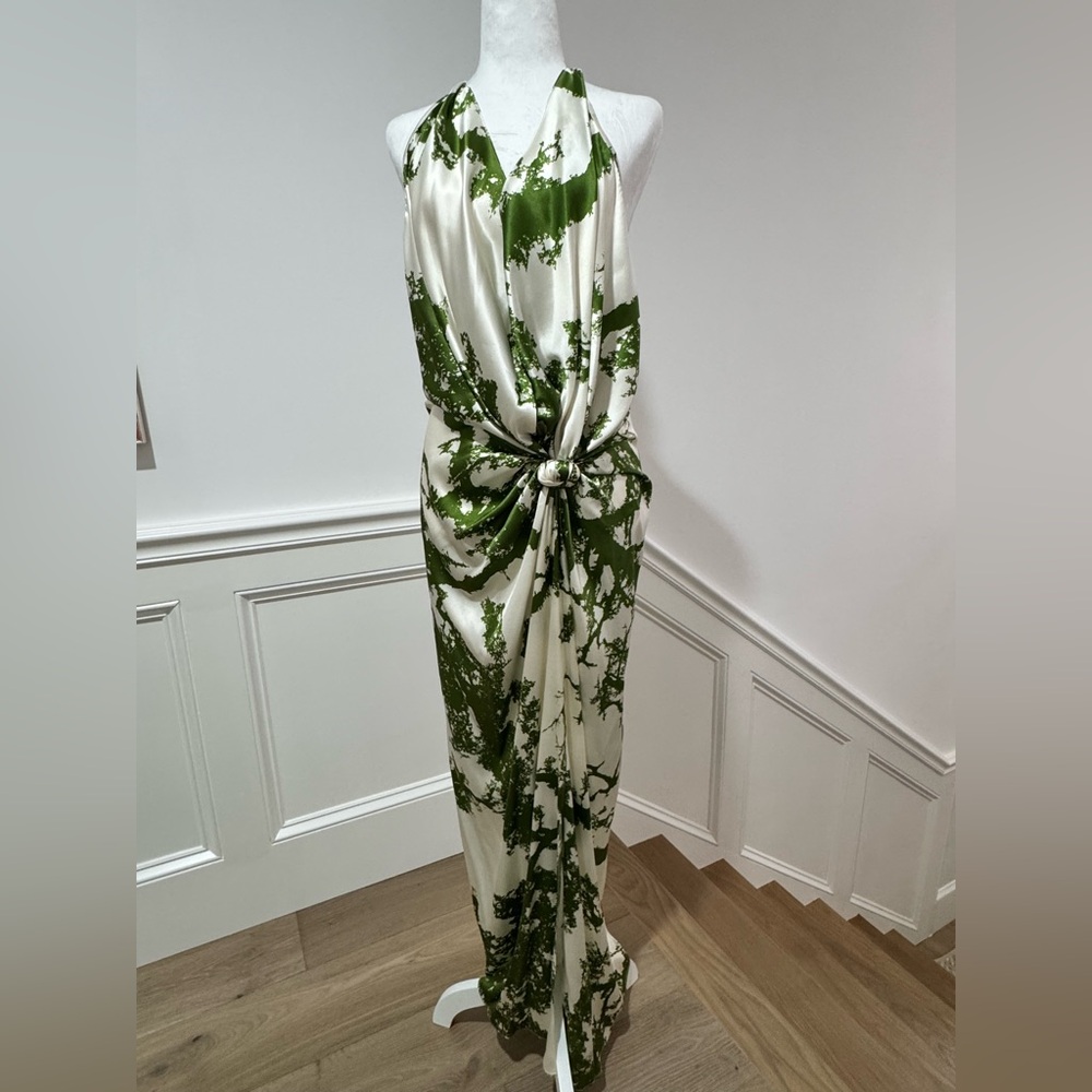 Silvia Tcherrasci Long Silk Halter Dress 
Excellent Condition
Size S